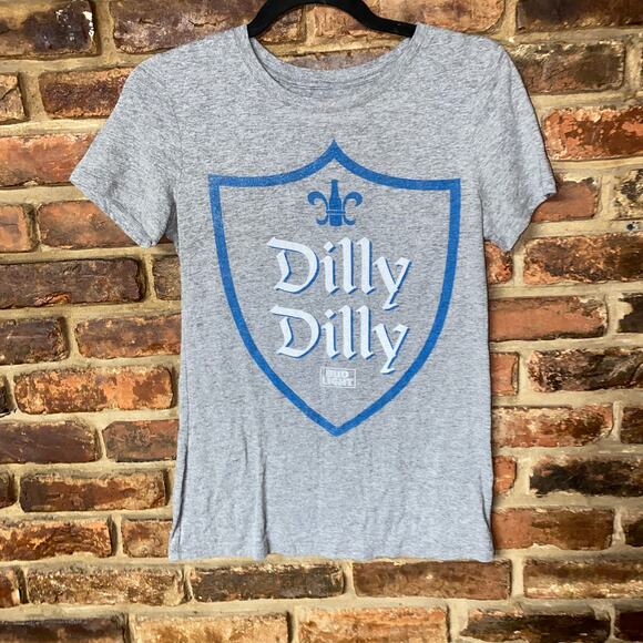 Bud Light Dilly Dilly Short Sleeve Gray Graphic T-Shirt Women's Size Medium - Picture 1 of 4